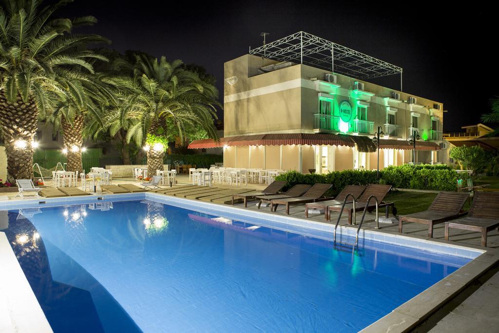 R+ Hotel By Rooms Çeşme Exterior foto